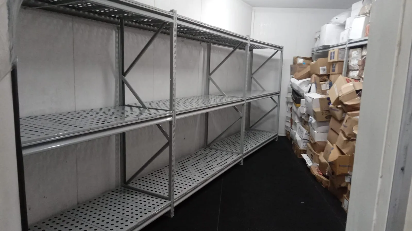 Estante de aço reforçada