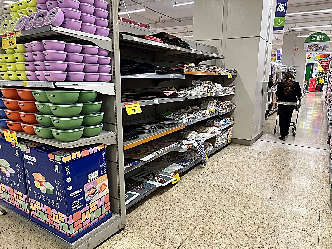 Gôndola central supermercado