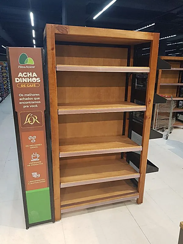 Ponta de gôndola supermercado